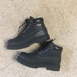 Boys waterproof boots Size 5
